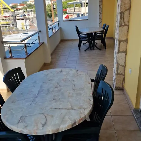 Weiss House Apartmán Banjol