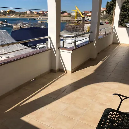 Weiss House Apartment Banjol